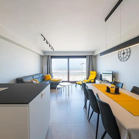 Spacious With View, Cleaning Included *